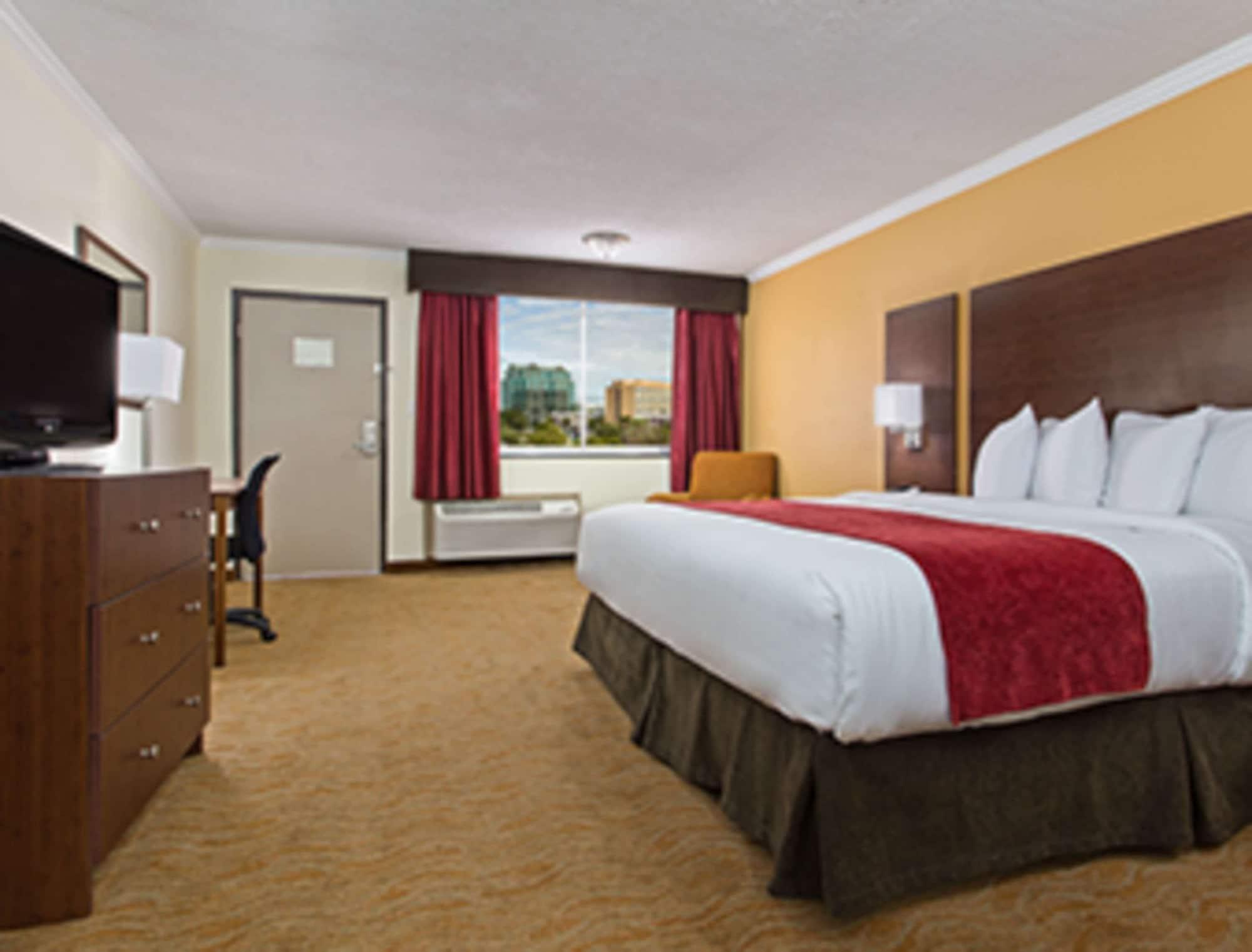 Ramada By Wyndham Tampa Westshore Airport South מראה חיצוני תמונה